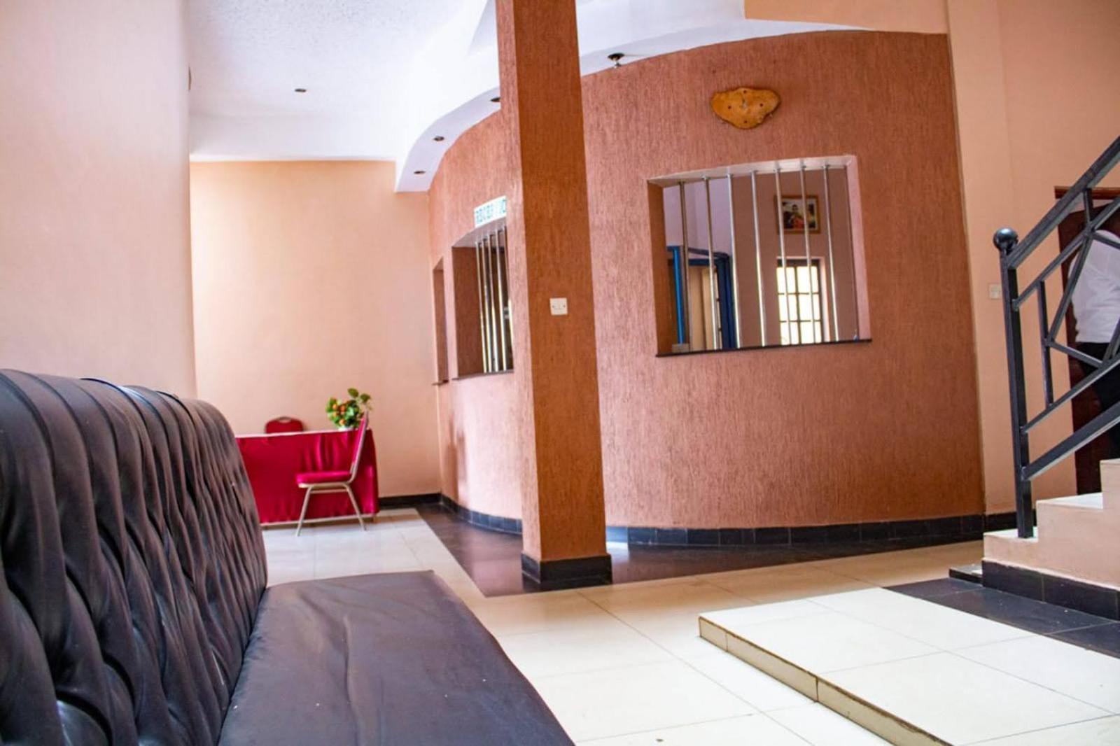 Deka Hotel Ngara Equity Найроби Экстерьер фото
