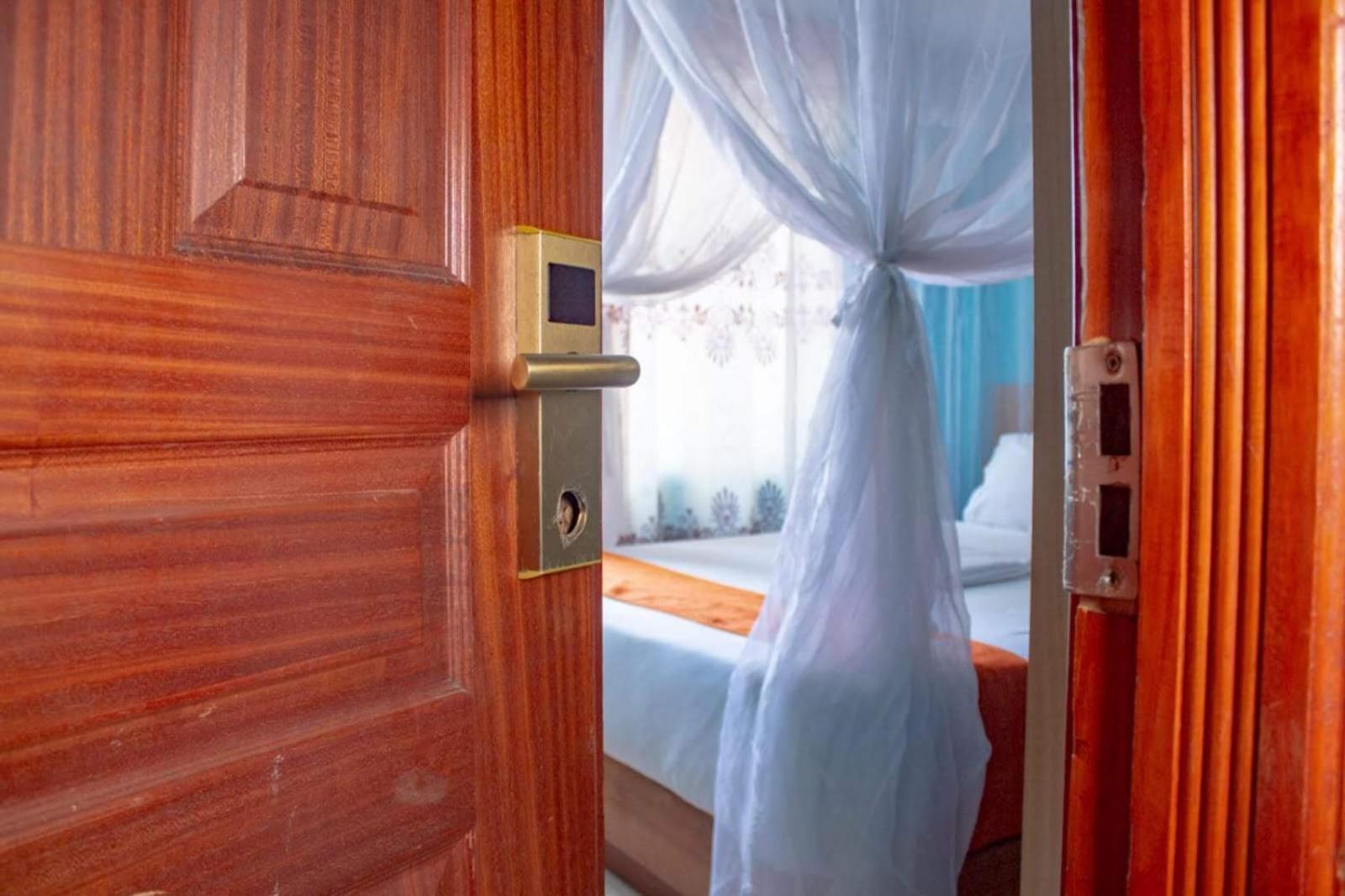 Deka Hotel Ngara Equity Найроби Экстерьер фото